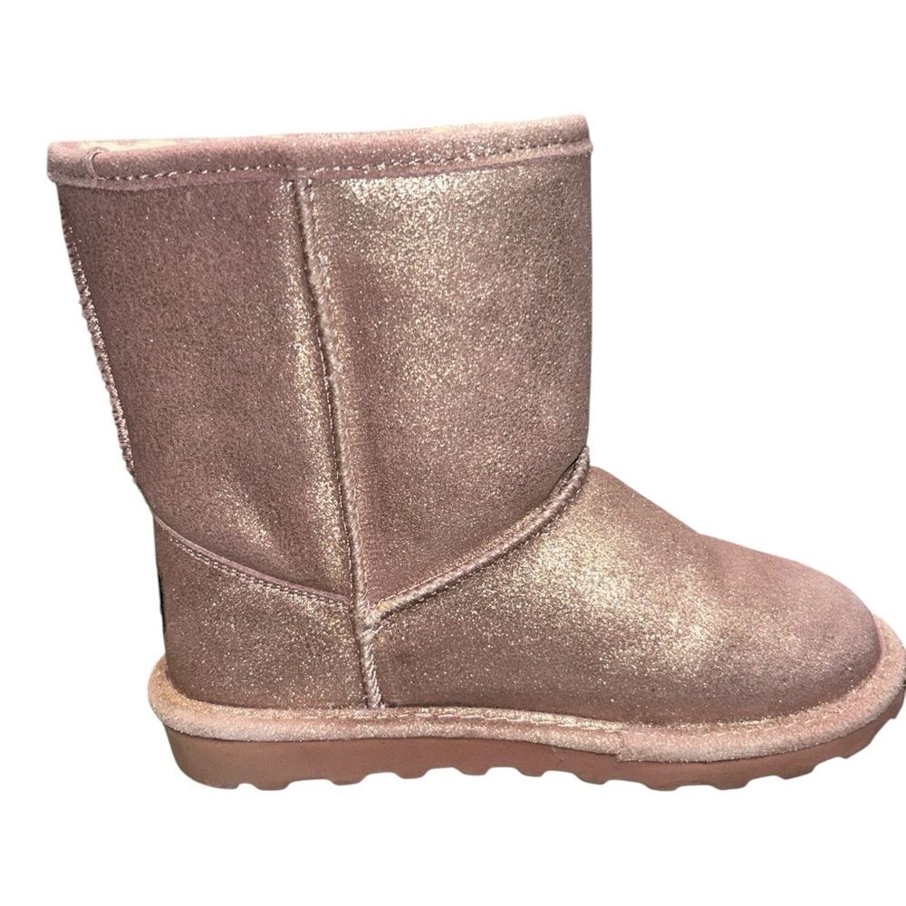 BEARPAW Little Girls Elle Short Pink Boots — Size 3 (Youth) Wool blend lining